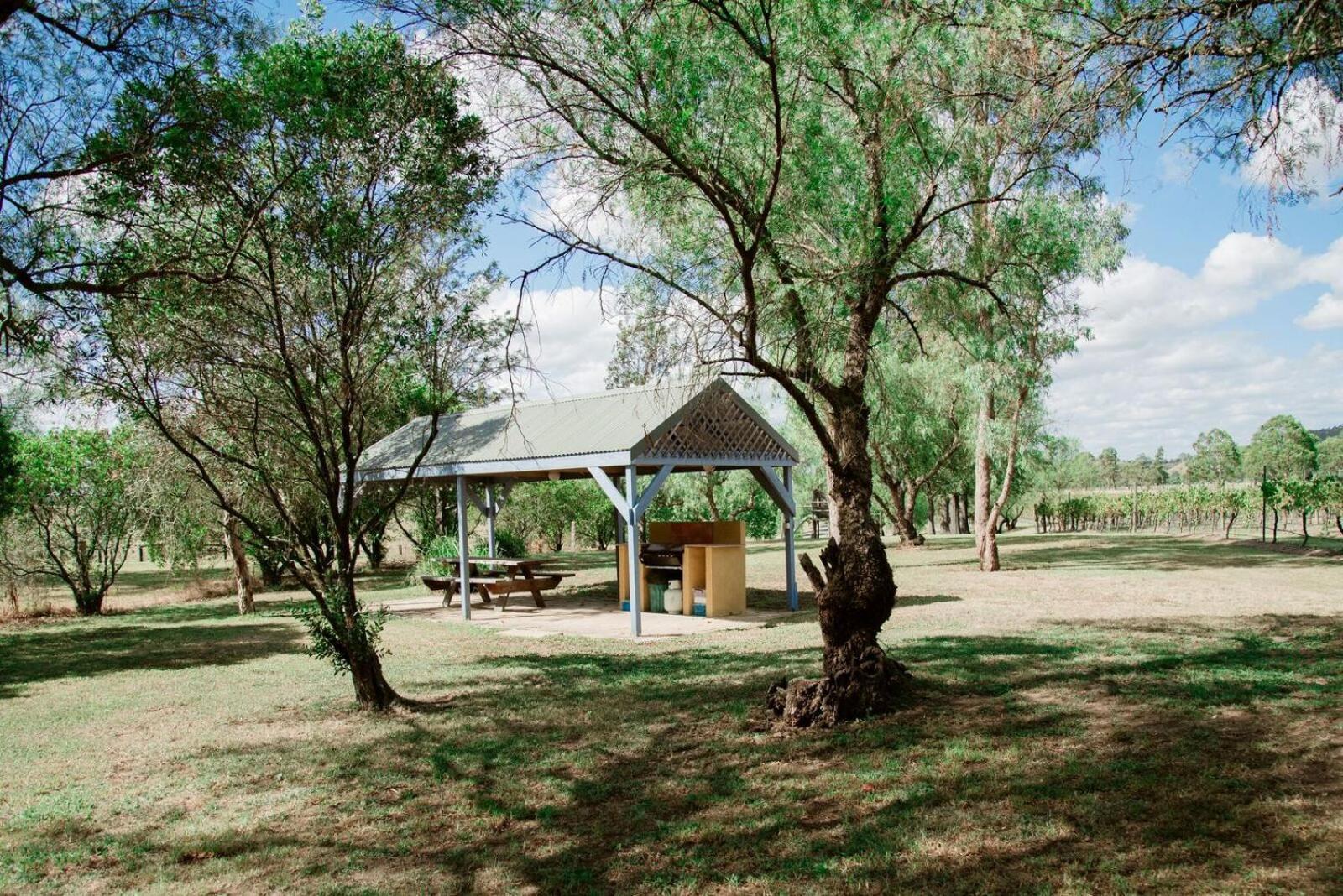 Tranquil Vale Vineyard Hotel Luskintyre Buitenkant foto