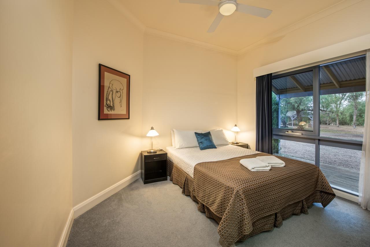 Tranquil Vale Vineyard Hotel Luskintyre Buitenkant foto