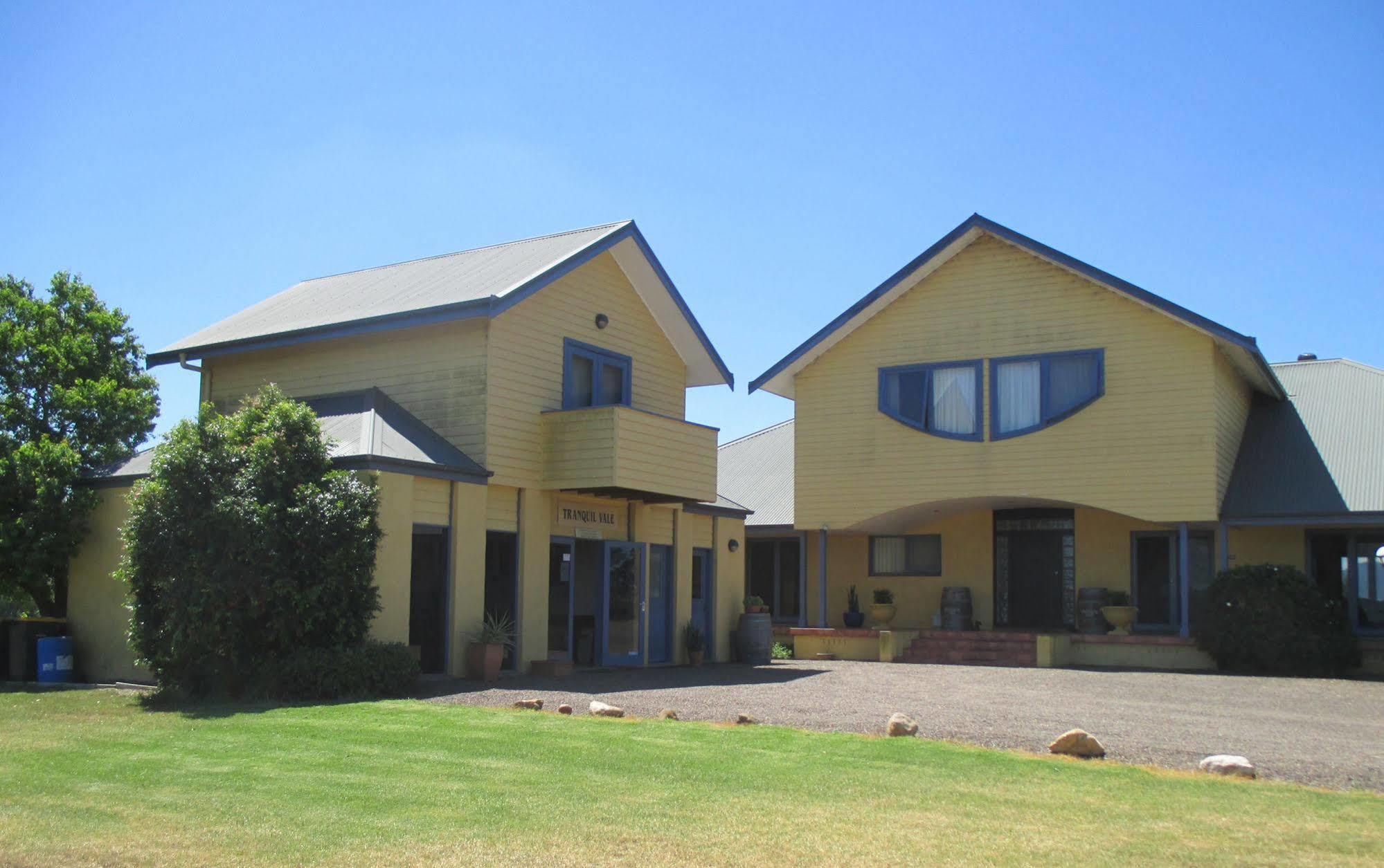 Tranquil Vale Vineyard Hotel Luskintyre Buitenkant foto