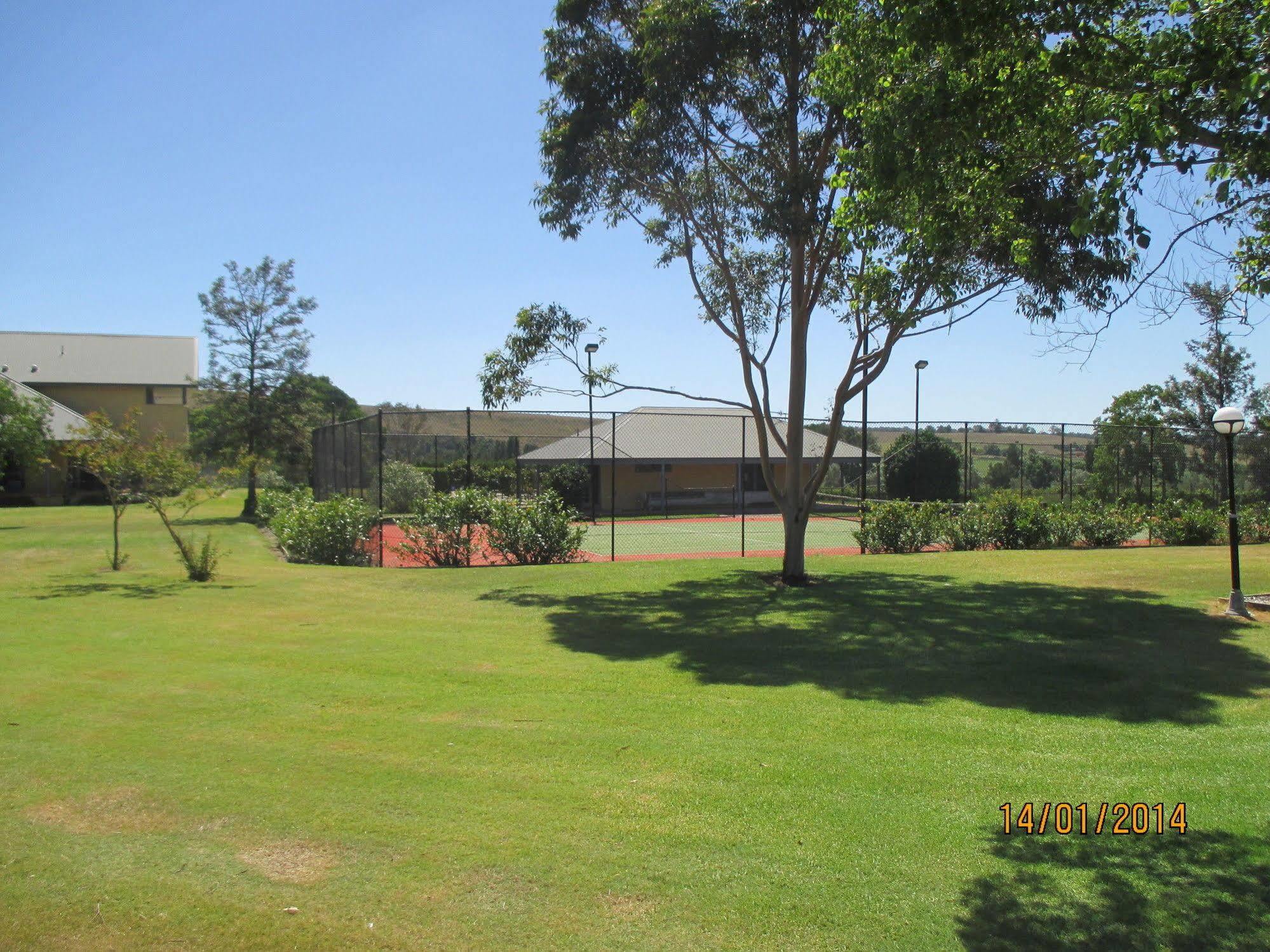 Tranquil Vale Vineyard Hotel Luskintyre Buitenkant foto