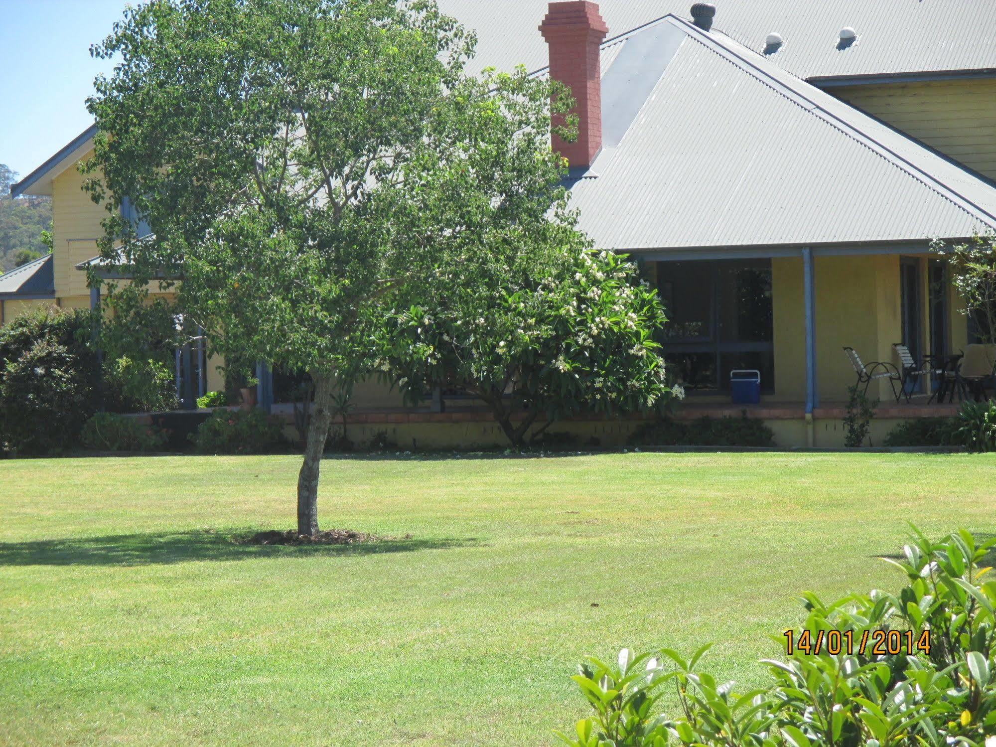 Tranquil Vale Vineyard Hotel Luskintyre Buitenkant foto